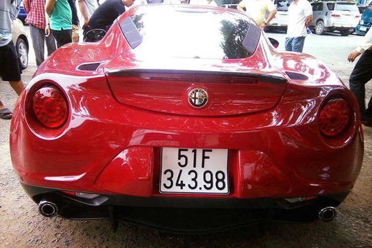 Sieu xe Alfa Romeo 4C doc nhat Viet Nam lan dau lan banh-Hinh-3